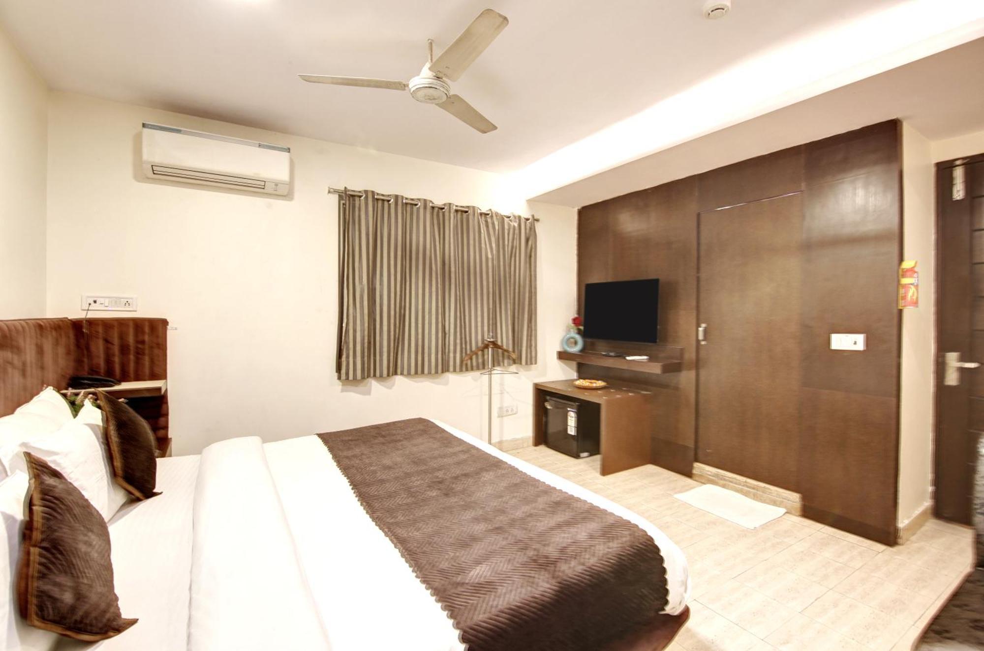Hotel Wk Comfort - Near White Clove New Delhi Exteriör bild