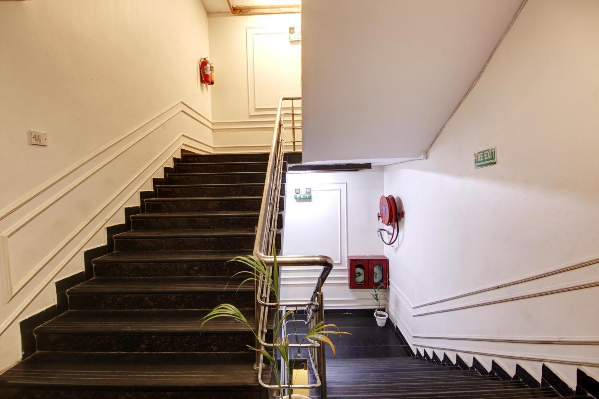 Hotel Wk Comfort - Near White Clove New Delhi Exteriör bild